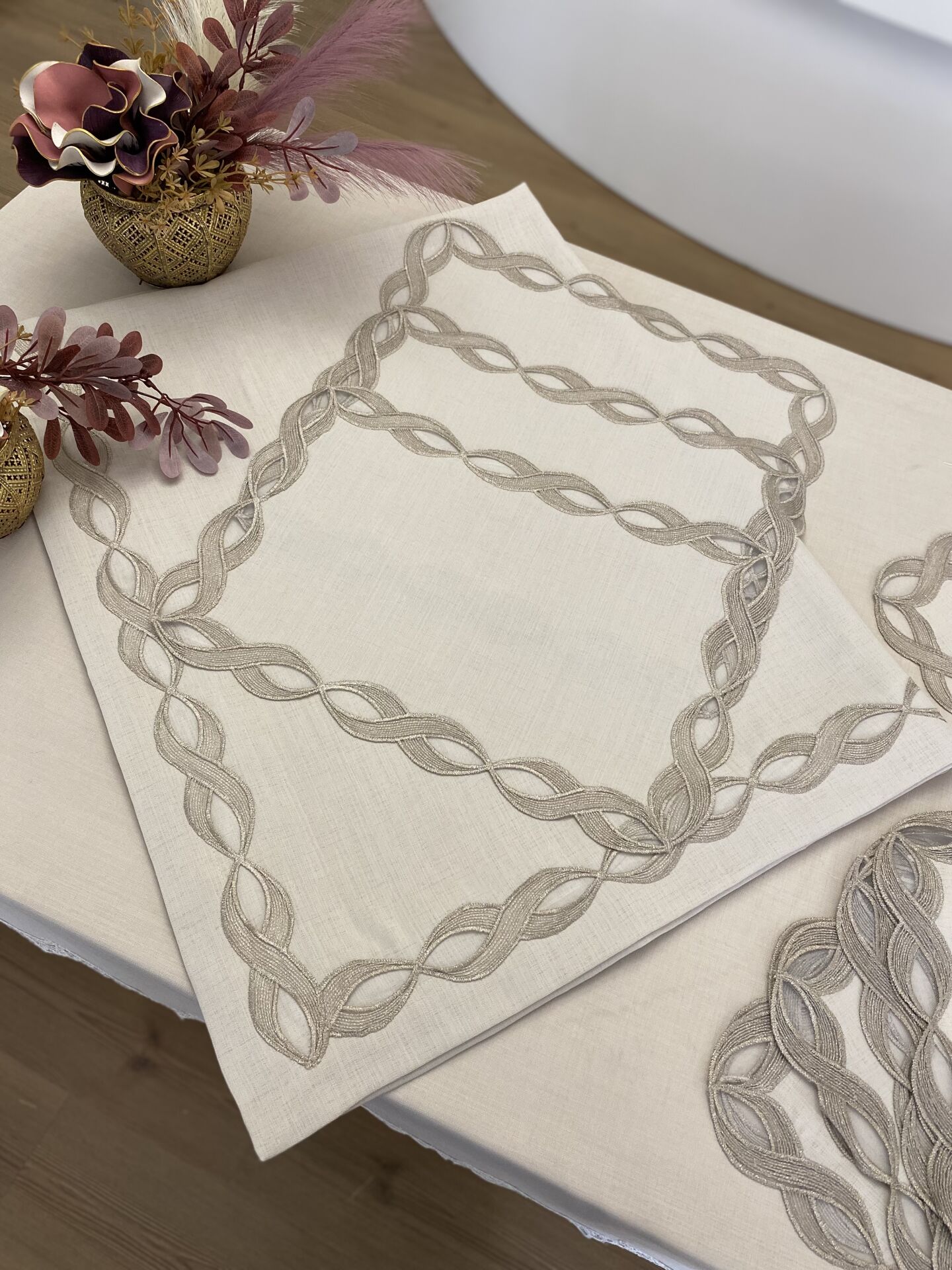 Fransız Dantelli Masa Örtüsü | Cappuccino