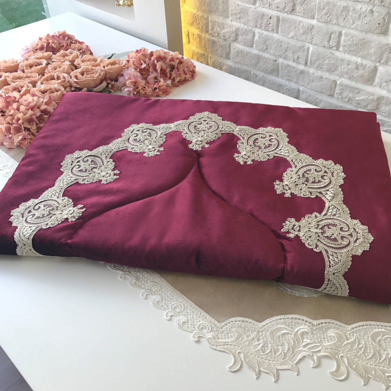 Fransız Dantelli Seccade | Bordo&Gold