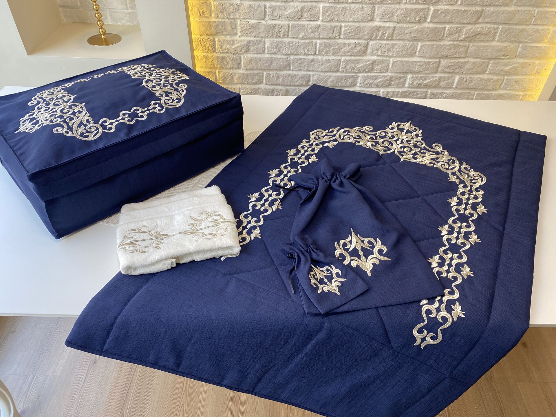 Nakışlı Seccade Takımı | Lacivert&Gümüş