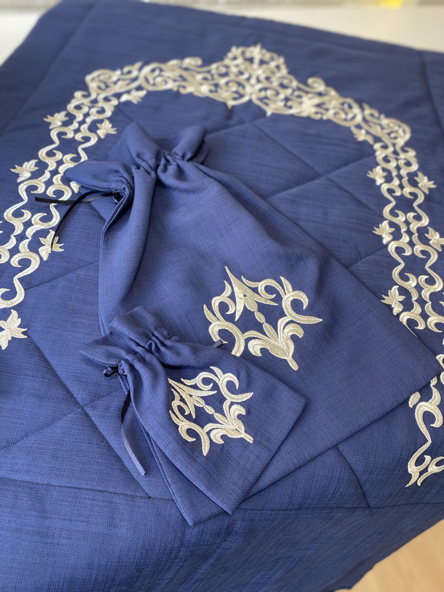 Nakışlı Seccade Takımı | Lacivert&Gümüş