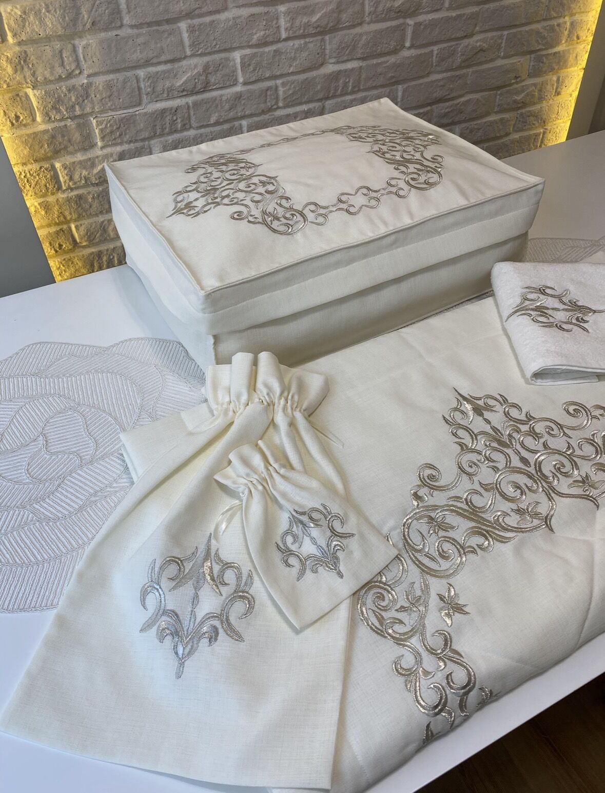Nakışlı Seccade Takımı | Ekru&Gümüş