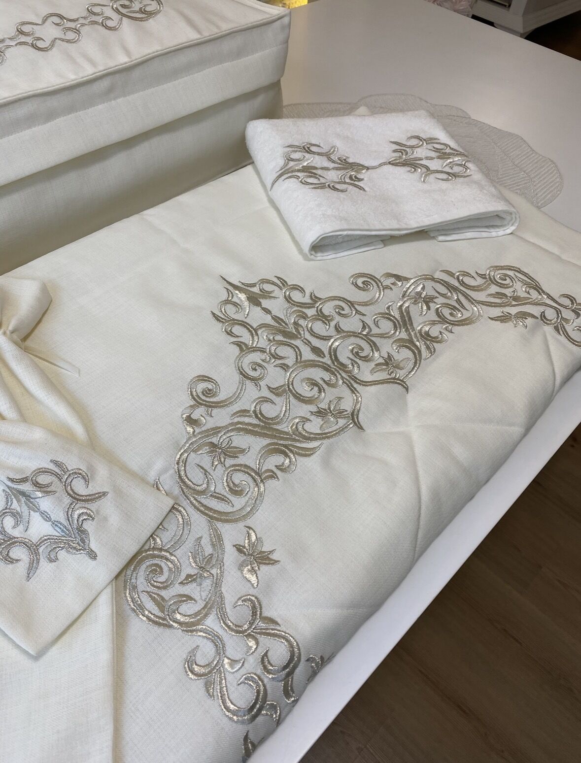 Nakışlı Seccade Takımı | Ekru&Gümüş