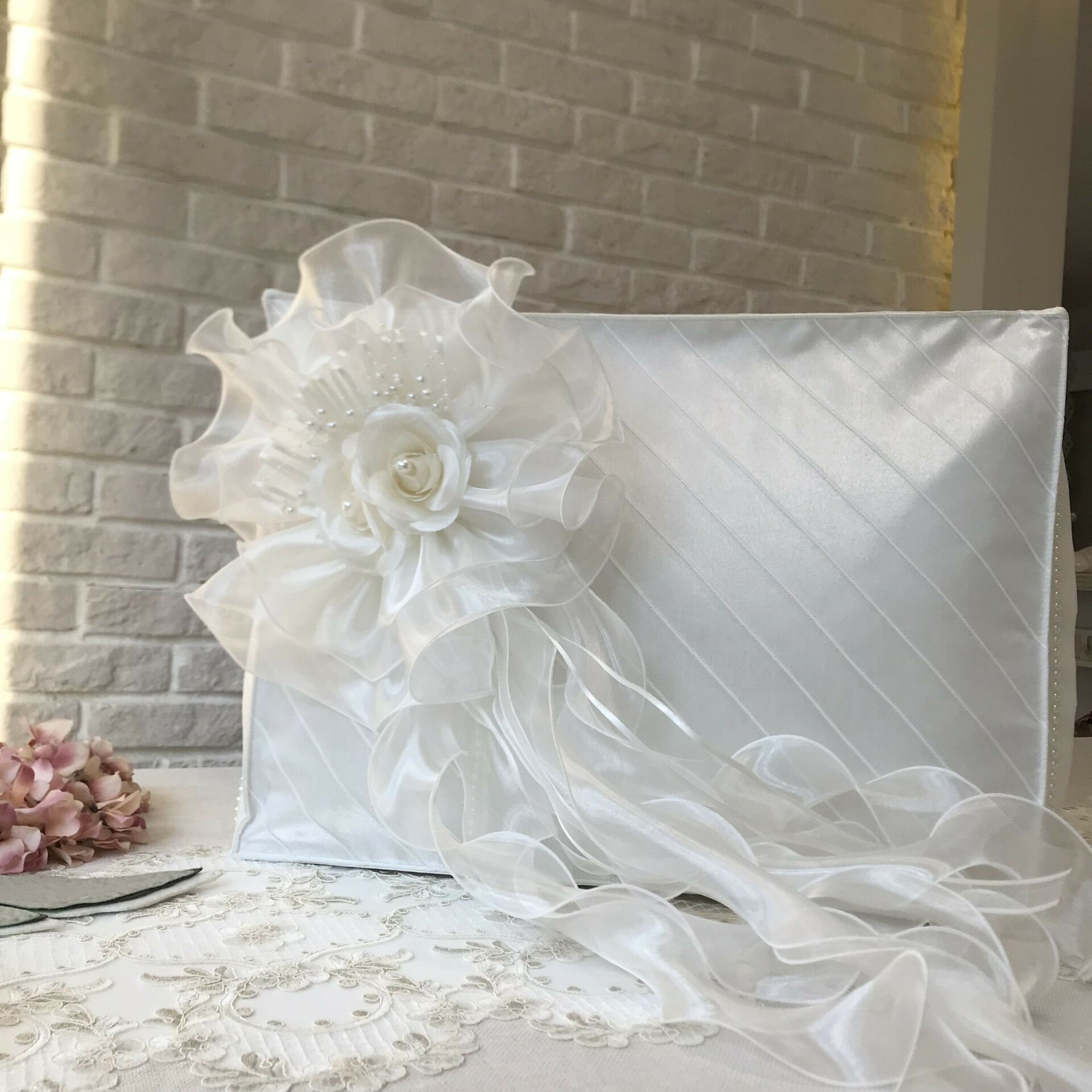 Nervürlü&Buket Detaylı Hurç | Ekru
