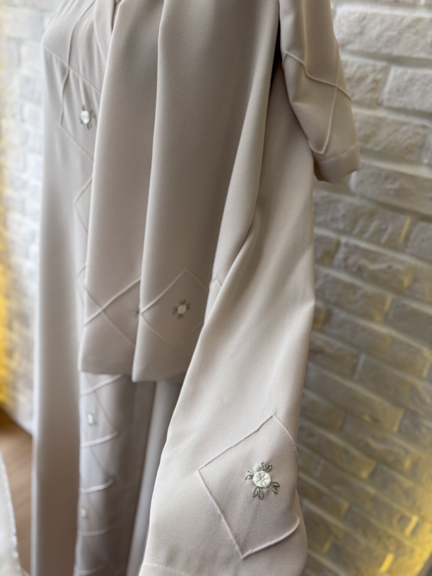 Rokoko Nakışlı Namaz Elbisesi&Başörtüsü | Cappuccino