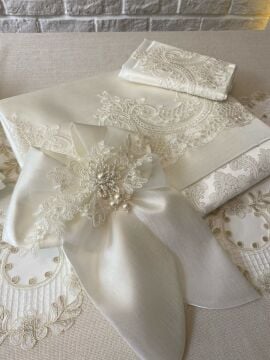 Fransız Dantelli Pike Takımı | Ekru