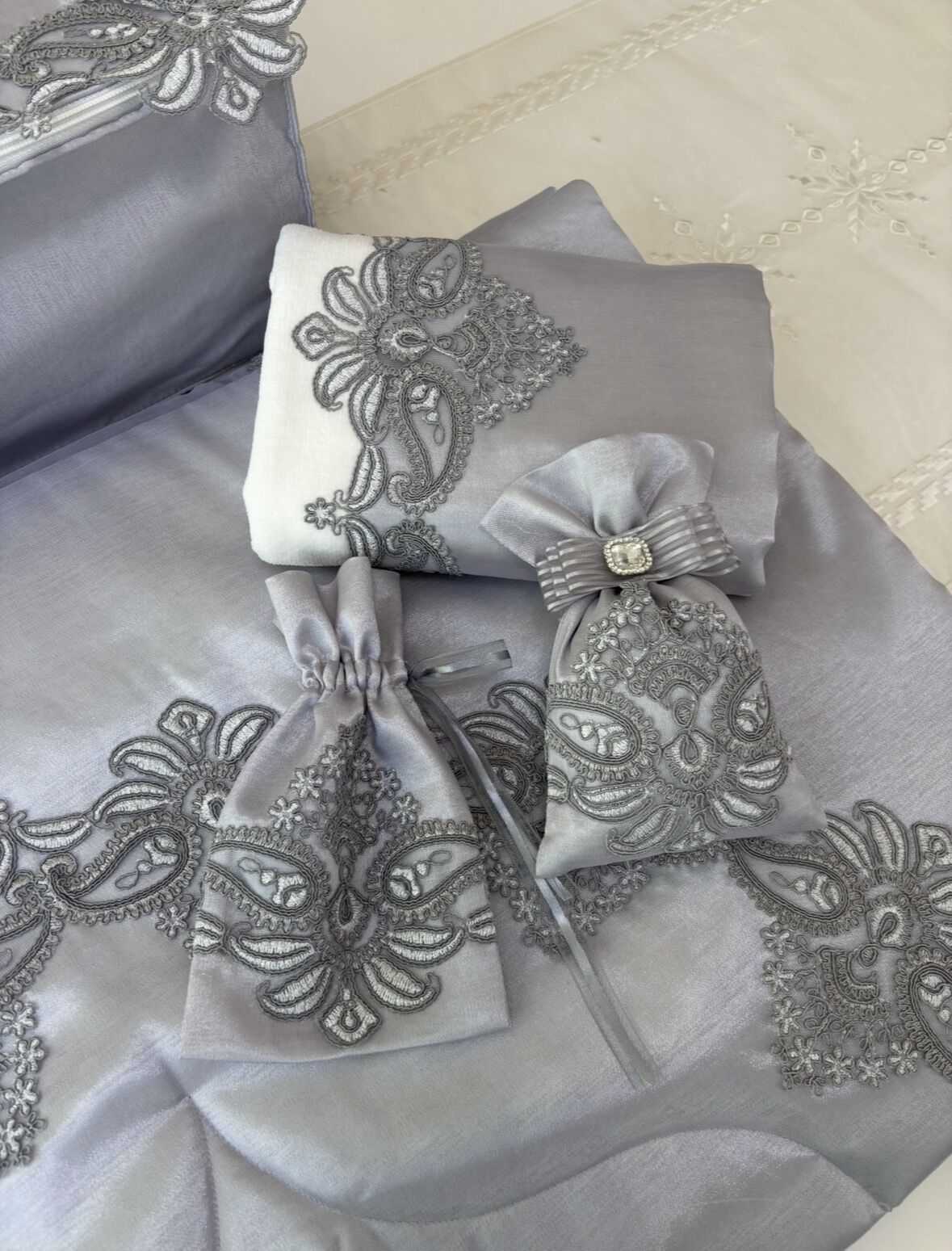 Fransız Dantelli Seccade Takımı | Gri