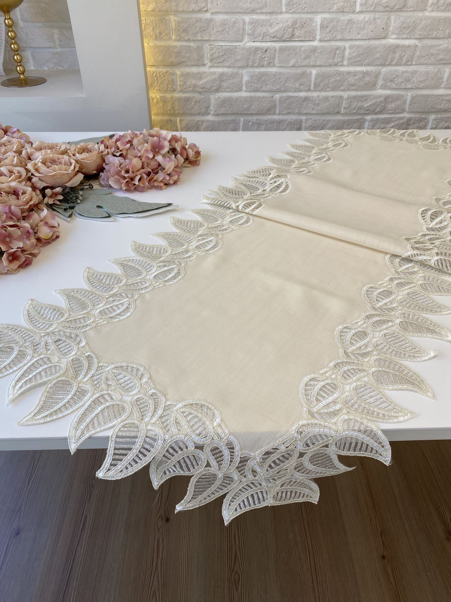Fransız Dantelli Keten Runner | Cappuccino
