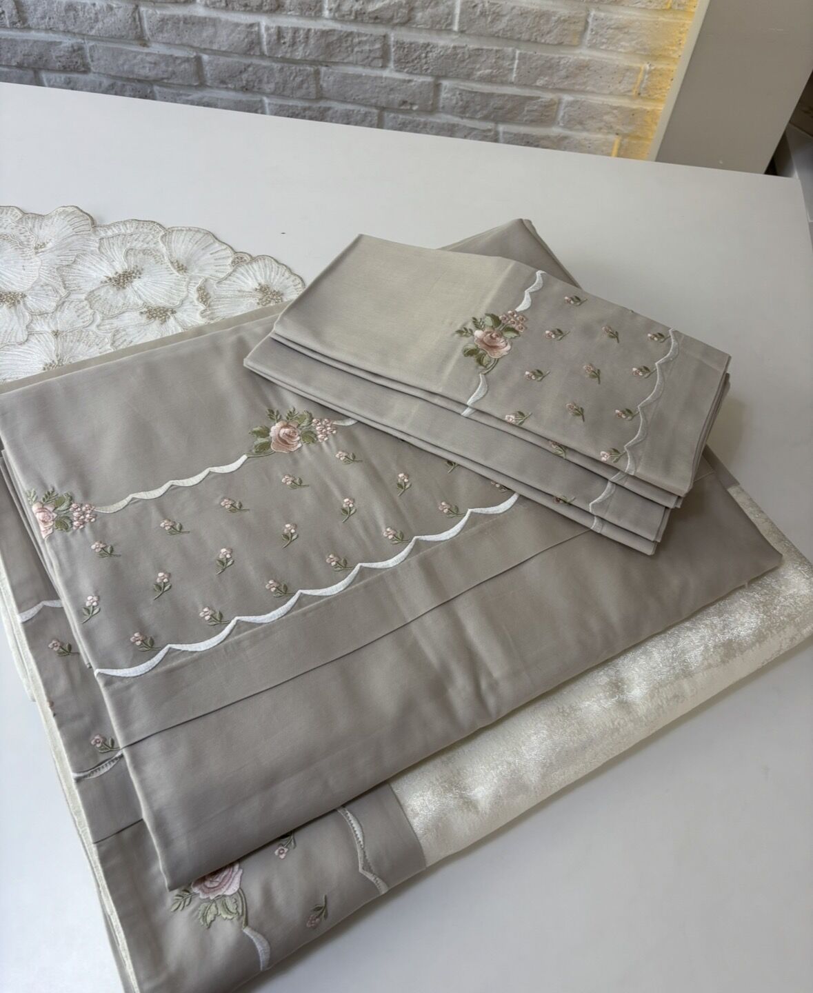 Nakışlı Pike&Nevresim Takımı | Ekru&Taş Rengi