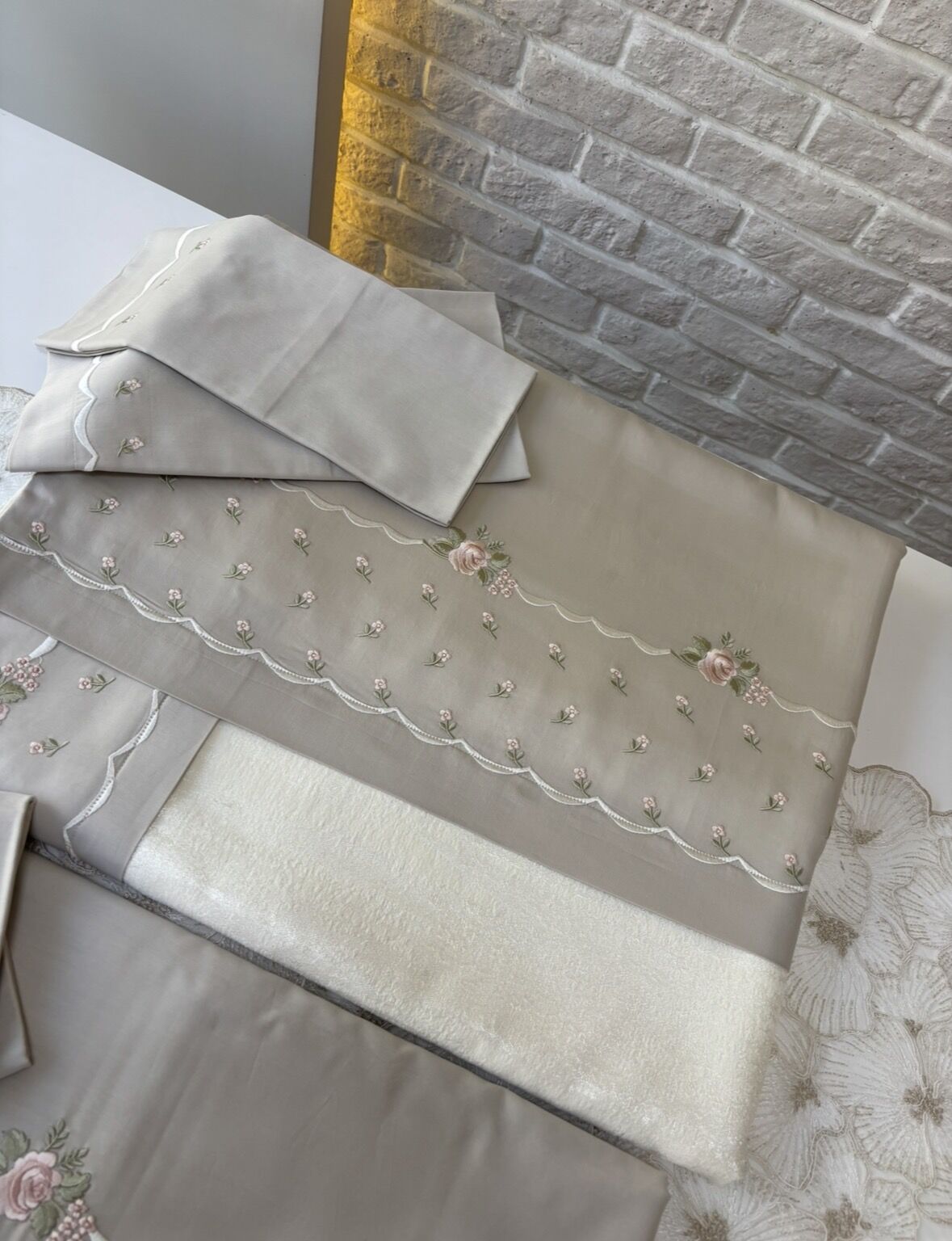 Nakışlı Pike&Nevresim Takımı | Ekru&Taş Rengi