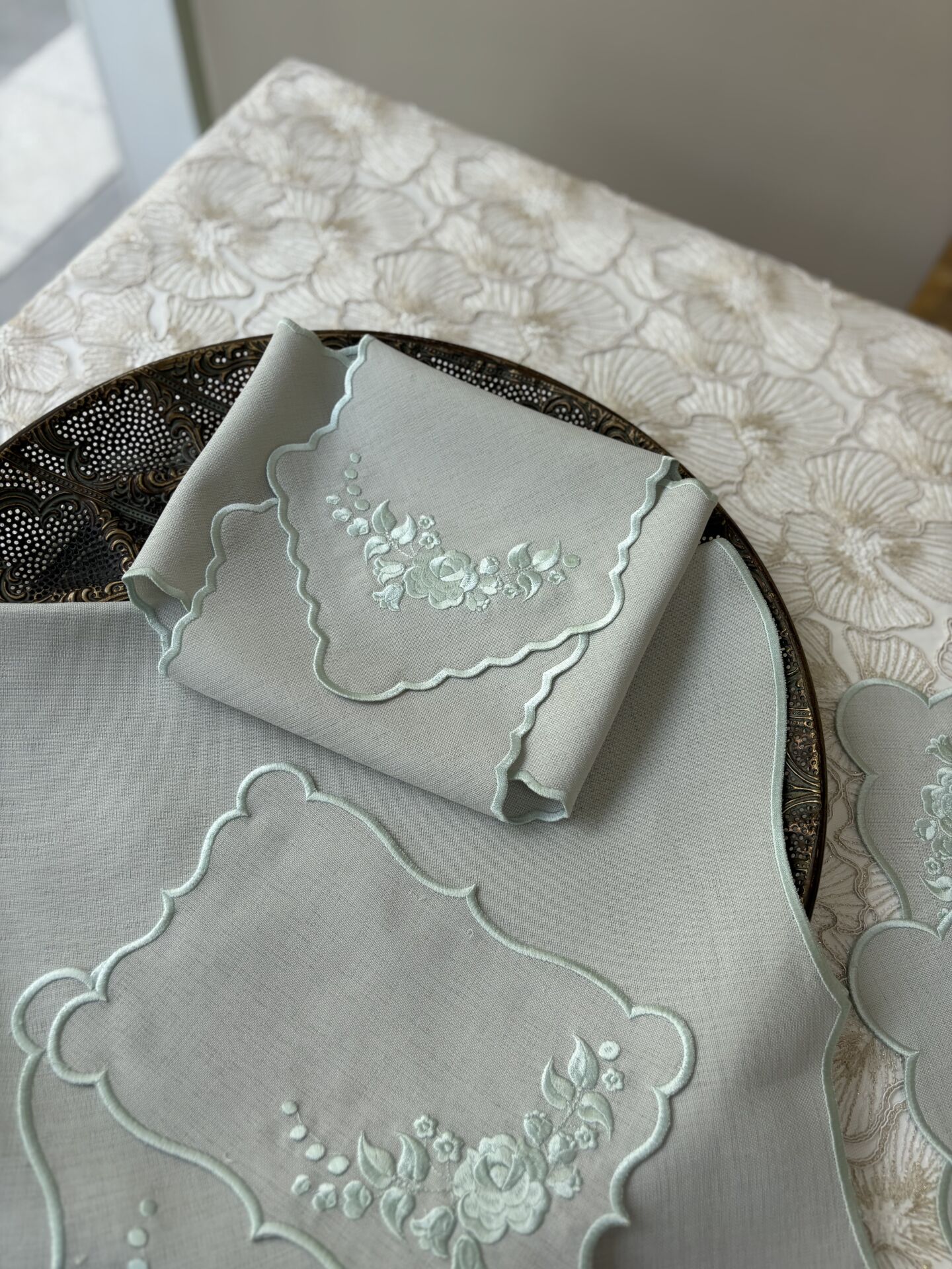 Nakışlı Servis Takımı | Mint Yeşili