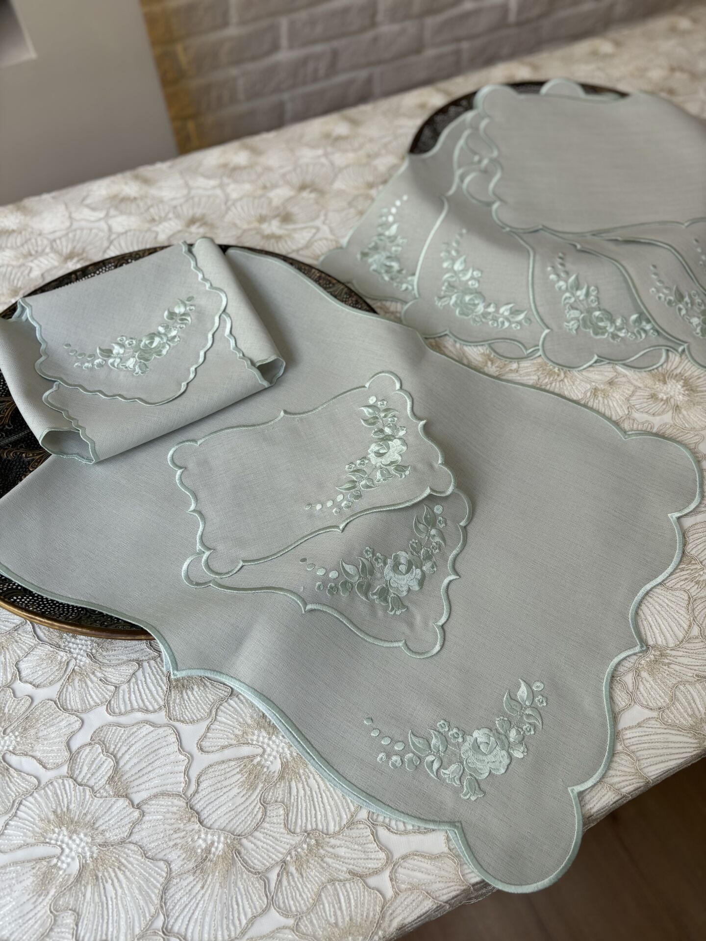 Nakışlı Servis Takımı | Mint Yeşili