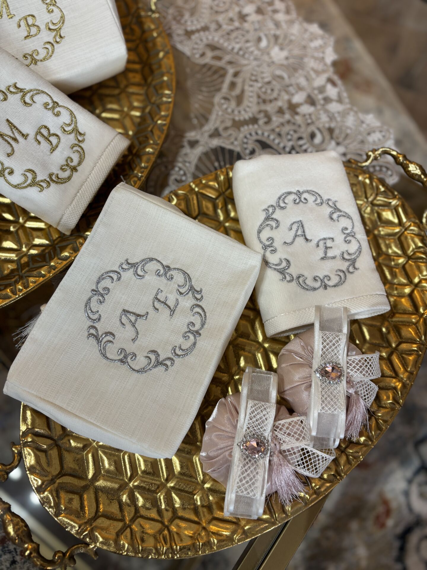 Harf Nakışlı Çanta | Ekru&Gümüş