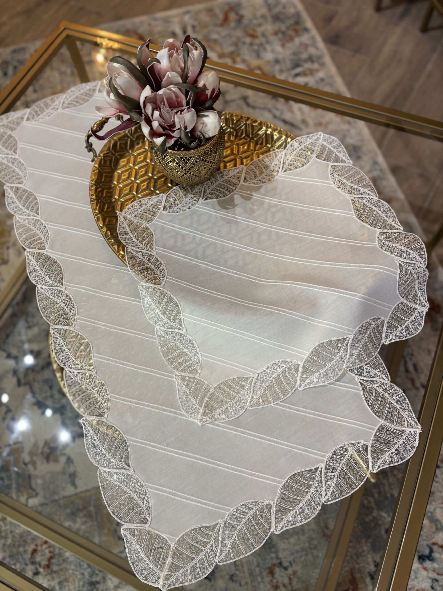 Fransız Dantelli&Nervür Detaylı Salon Takımı | Ekru