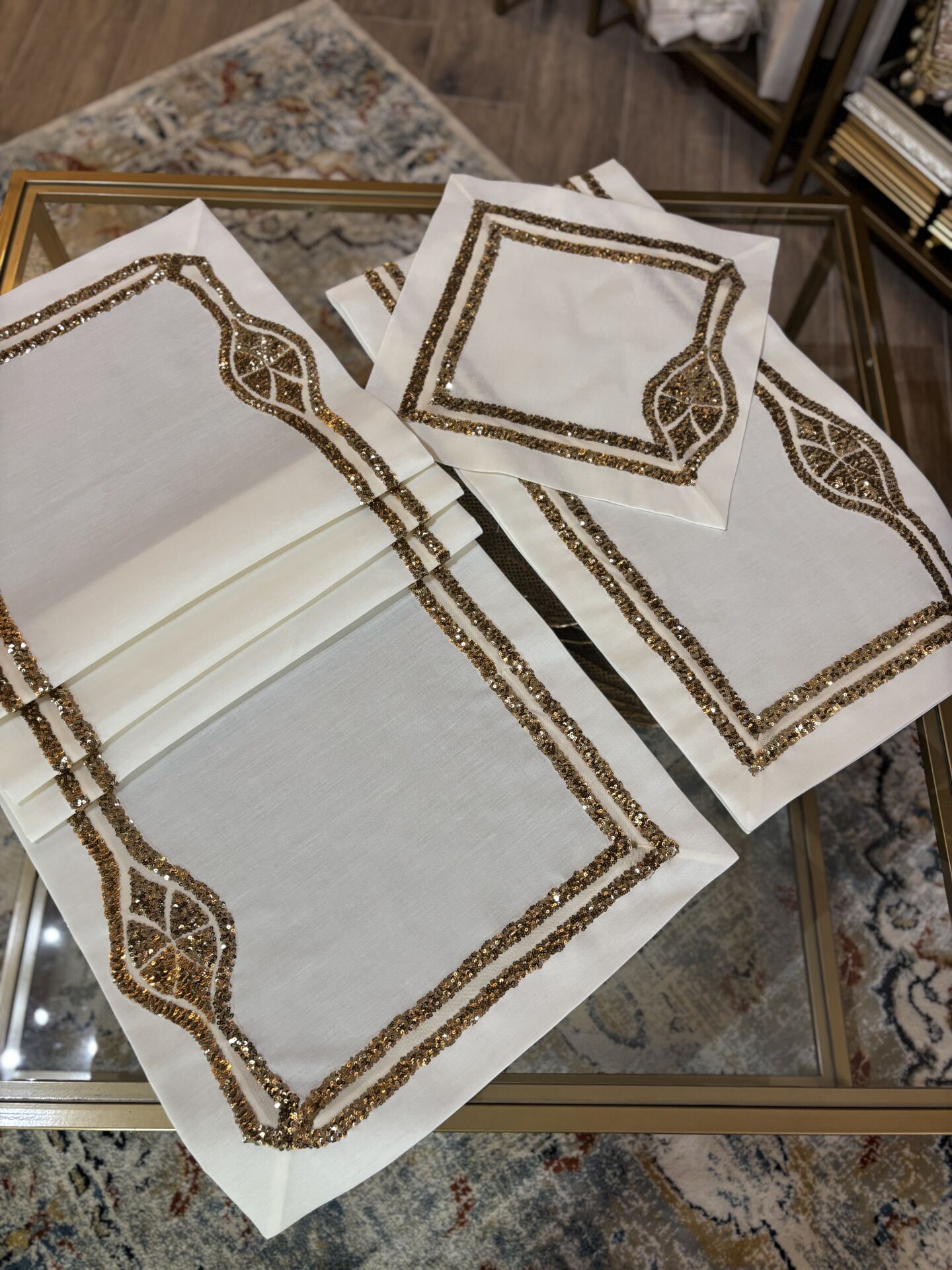 Taş Detaylı Salon Takımı | Ekru&Gold