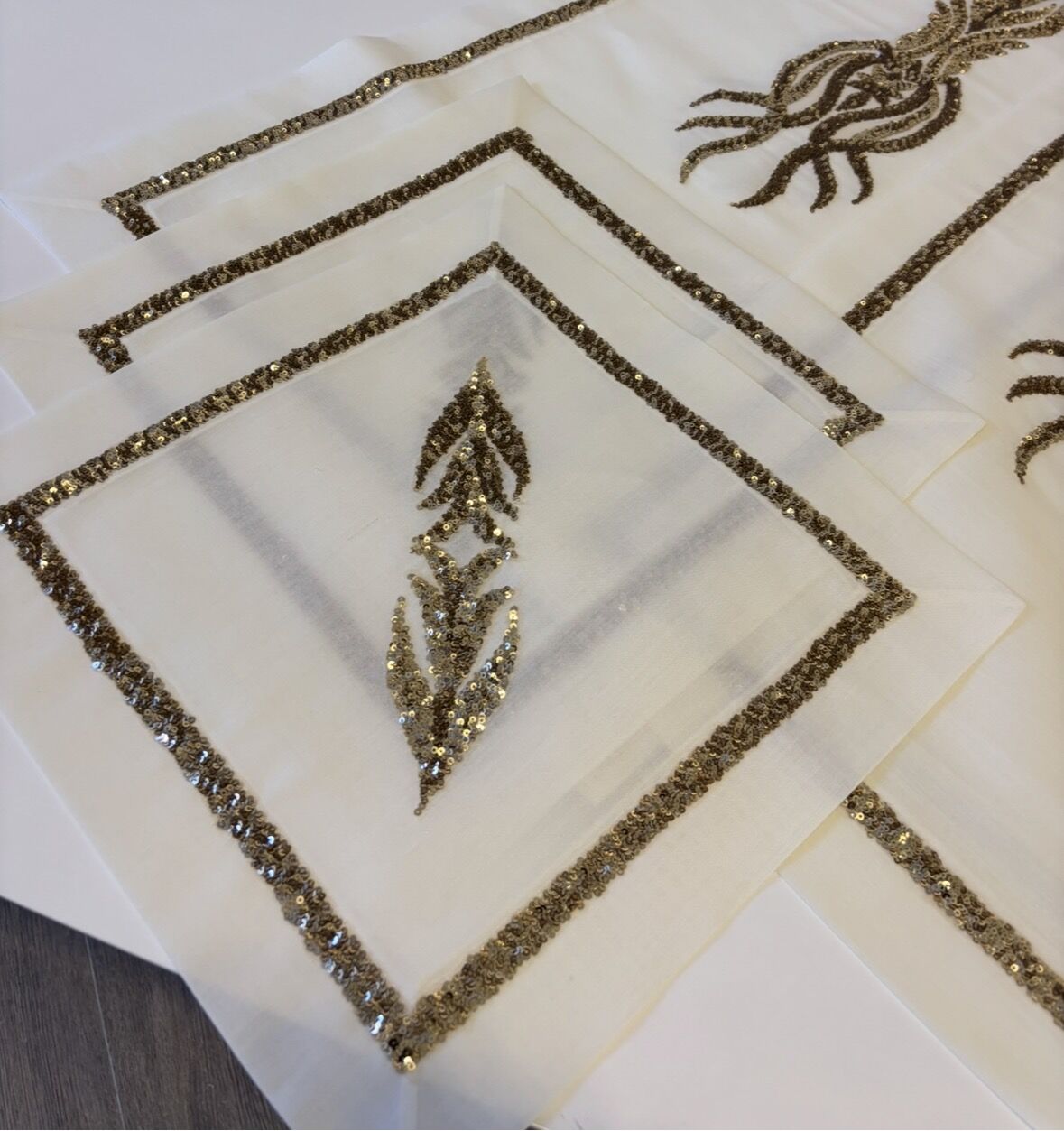 Taş Detaylı Salon Takımı | Ekru&Gold