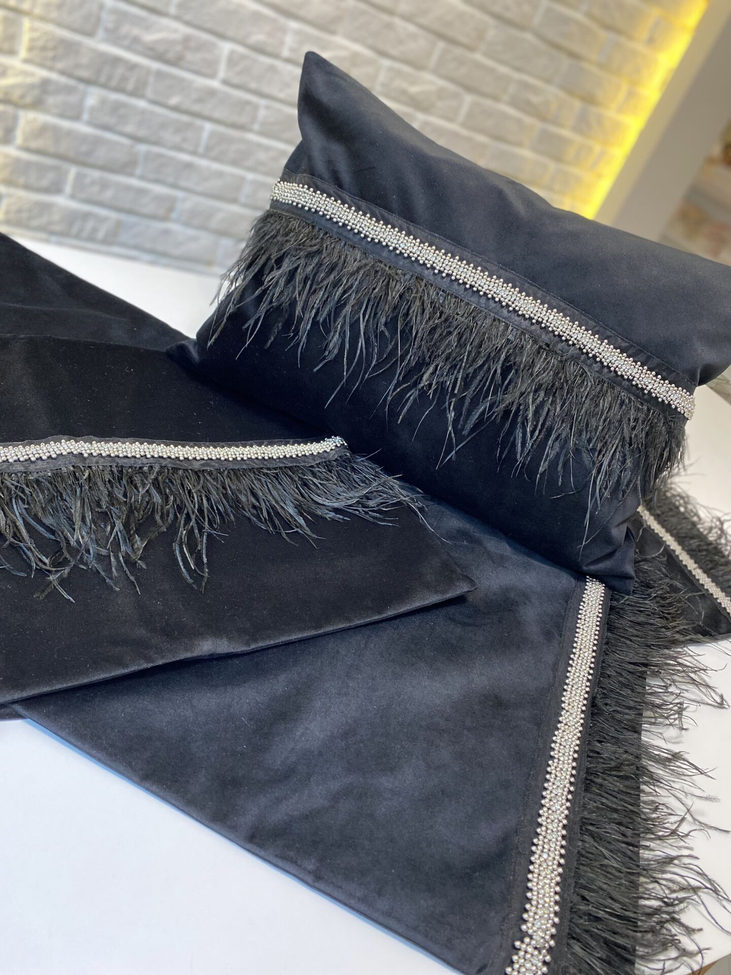 Taş Detaylı Kadife Runner&Kırlent Seti | Siyah