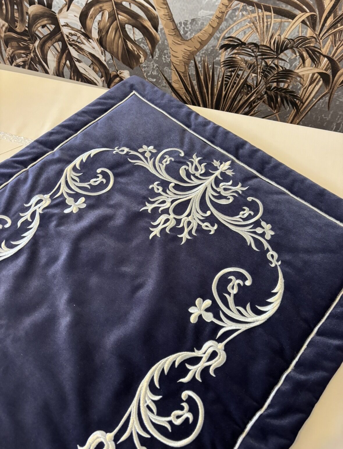 Nakışlı Kadife Seccade | Lacivert&Gümüş