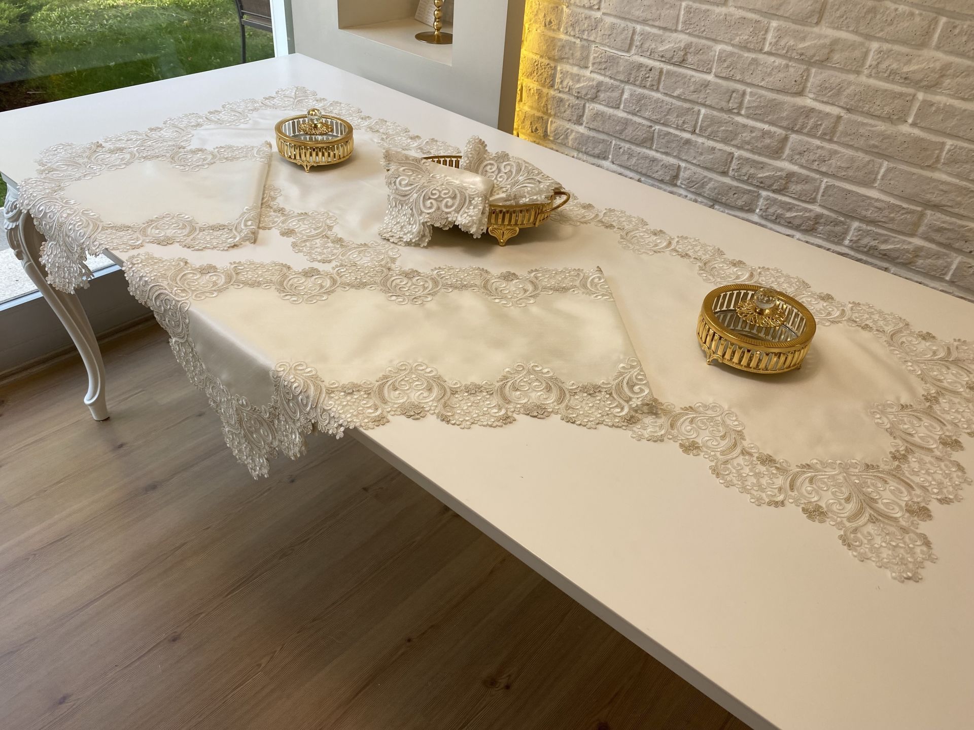 Fransız Dantelli Salon Takımı | Ekru