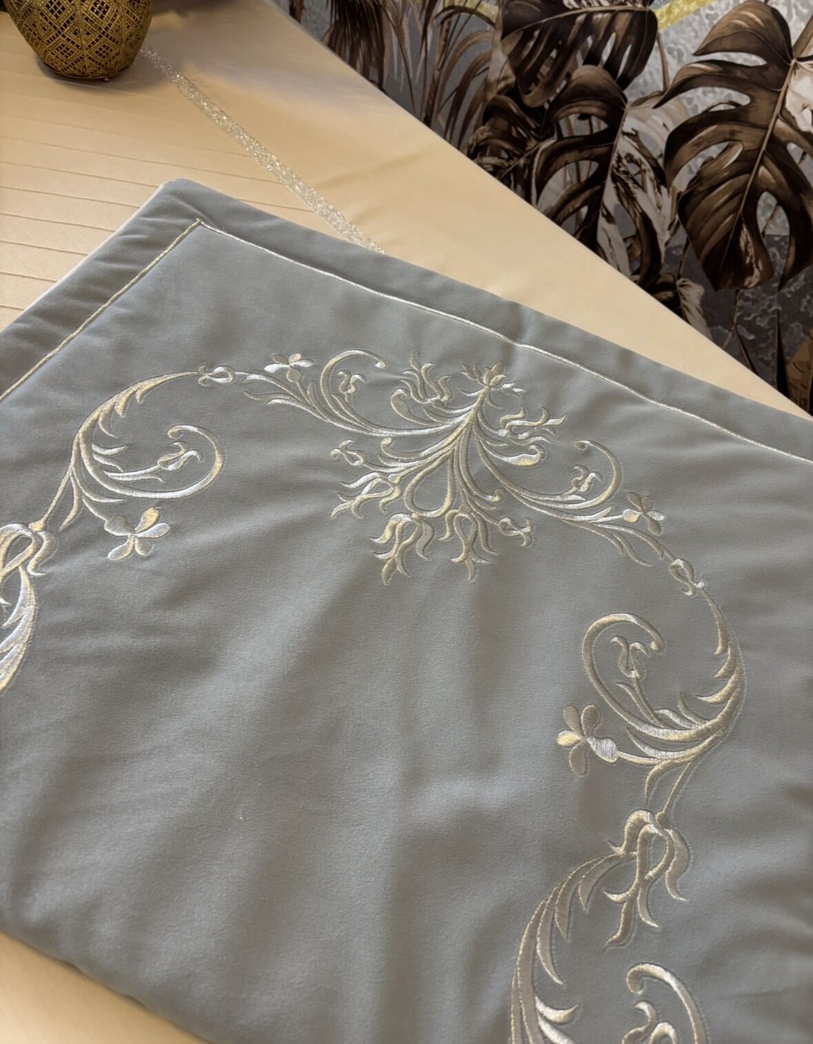 Nakışlı Kadife Seccade | Gri&Gümüş