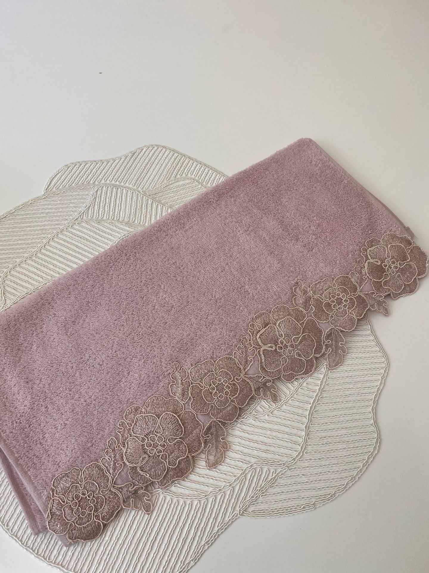 Fransız Dantelli Havlu