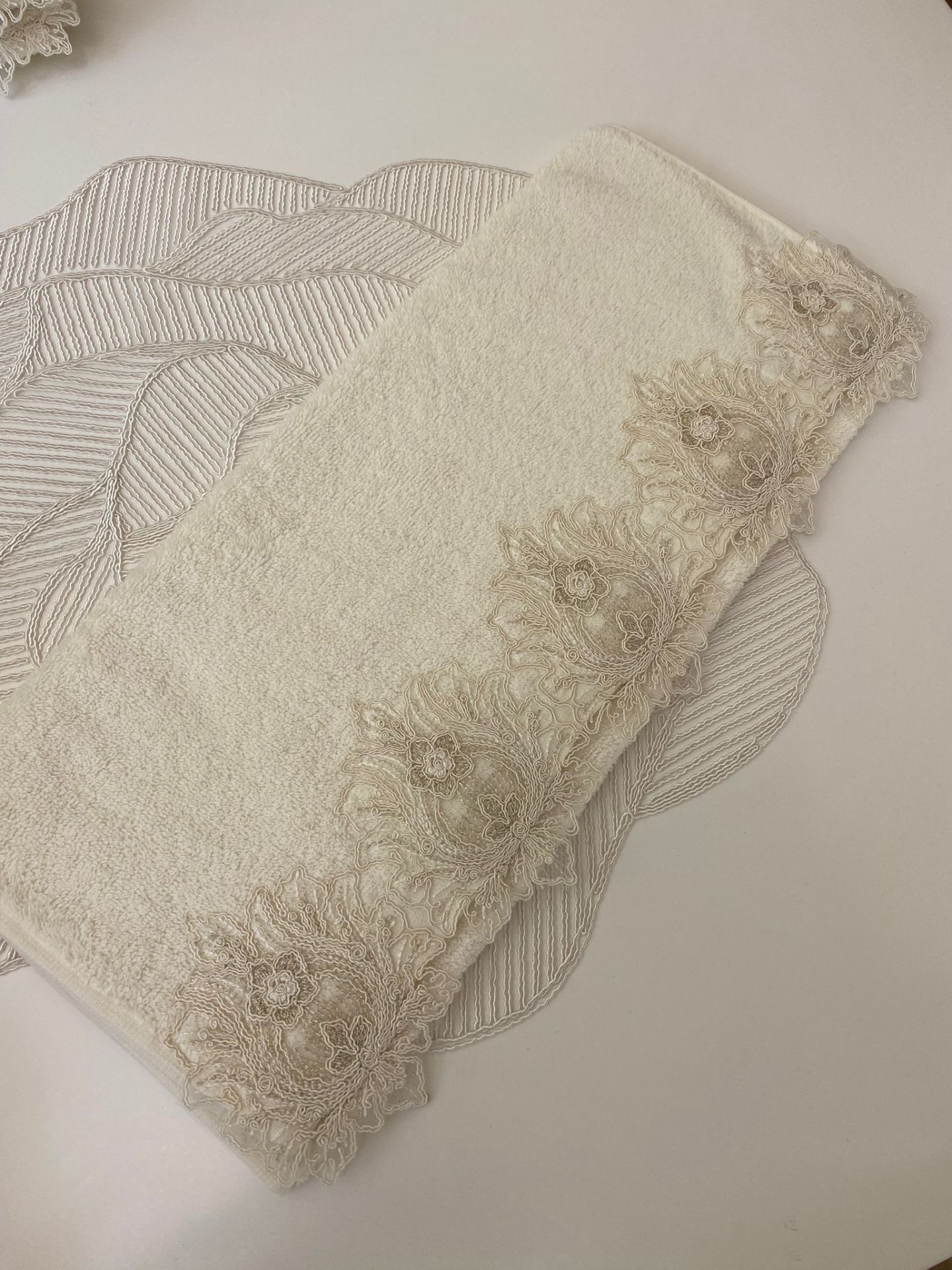 Fransız Dantelli Havlu