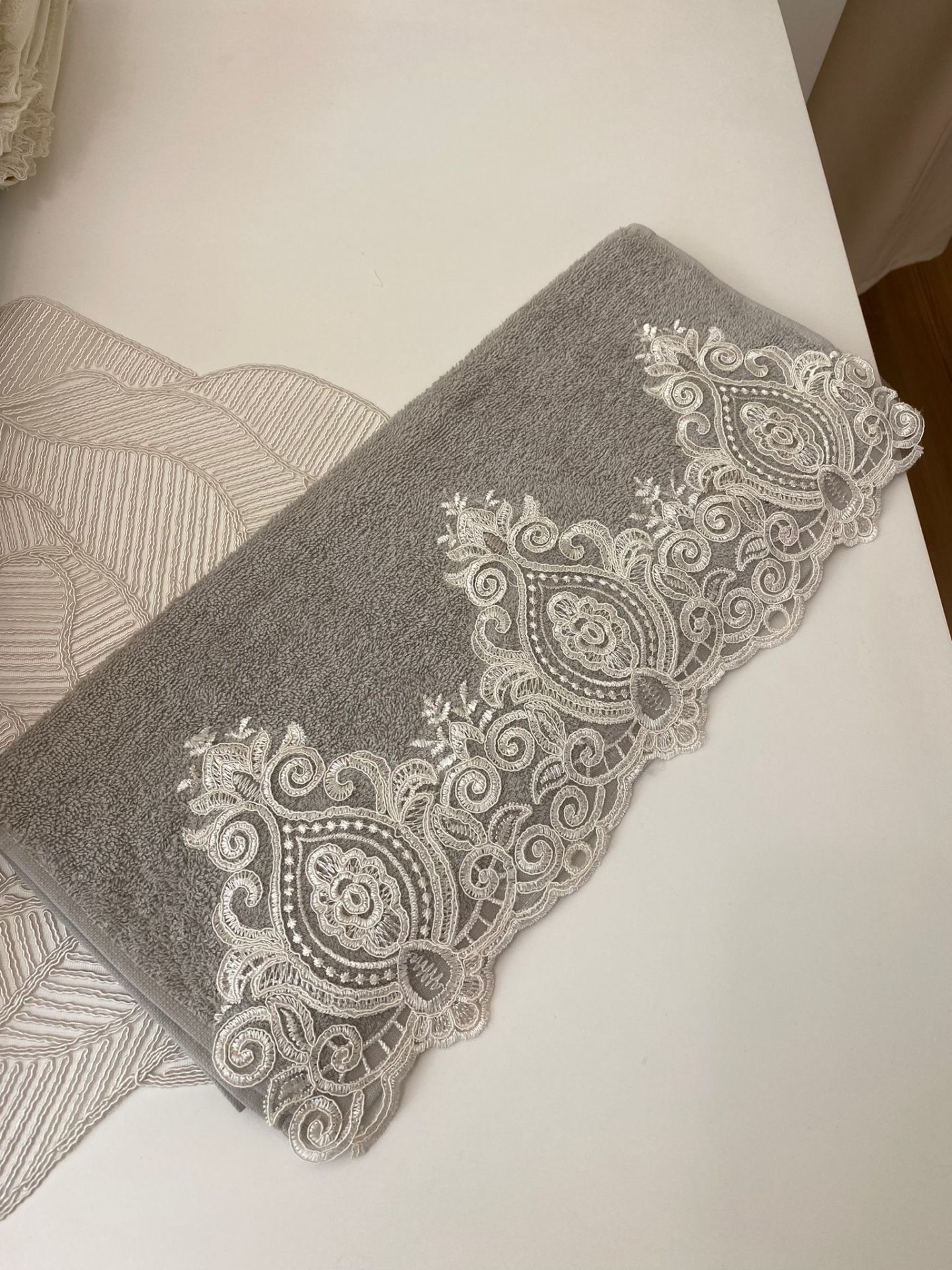 Fransız Dantelli Havlu