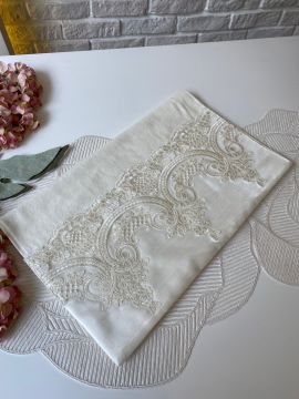Fransız Dantelli Havlu / Ekru
