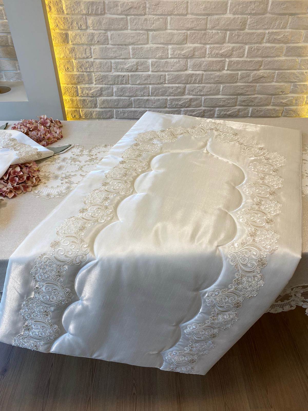 Fransız Dantelli Seccade | Ekru