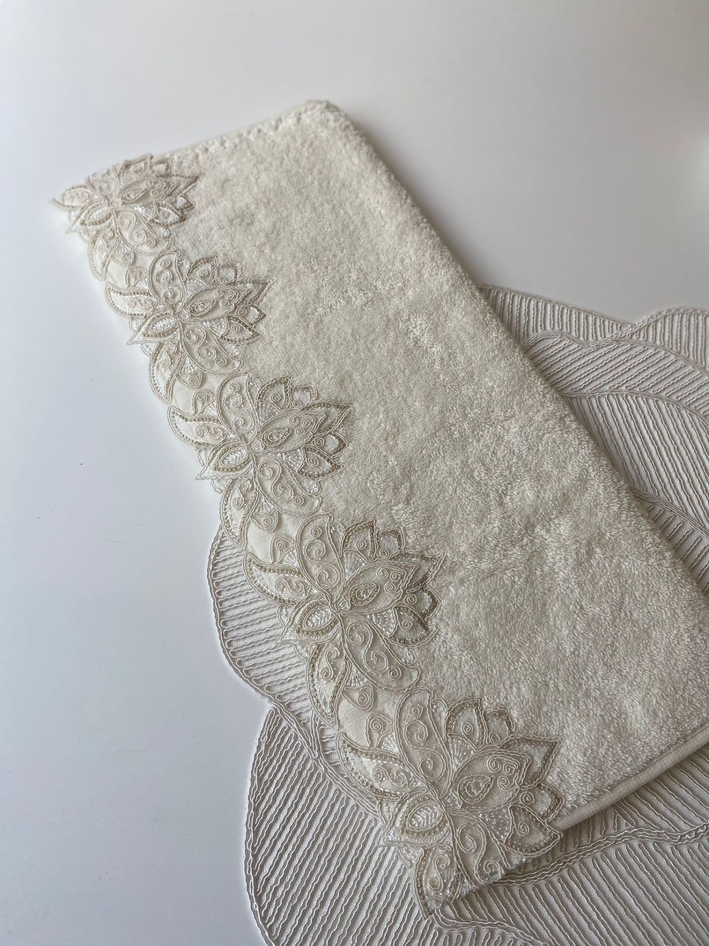 Fransız Dantelli Havlu