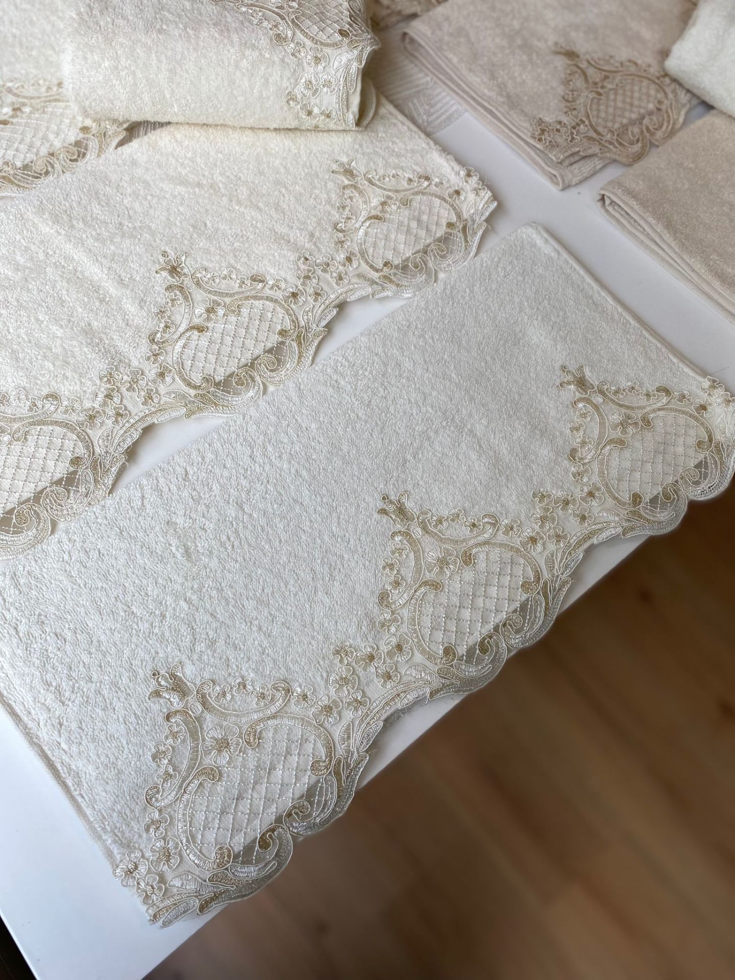 Fransız Dantelli Havlu