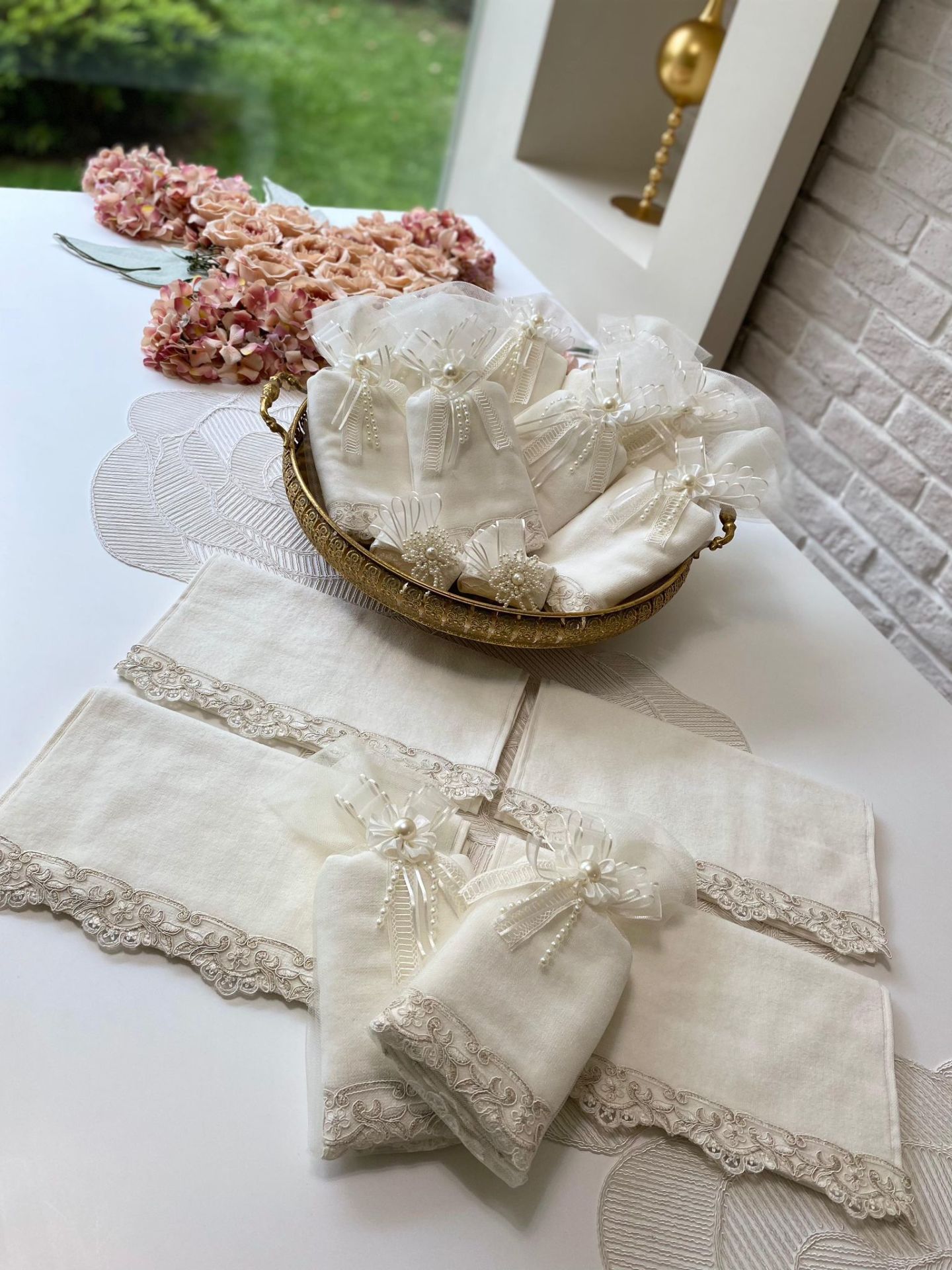 Süsleme Detaylı Küçük Havlu/Ekru