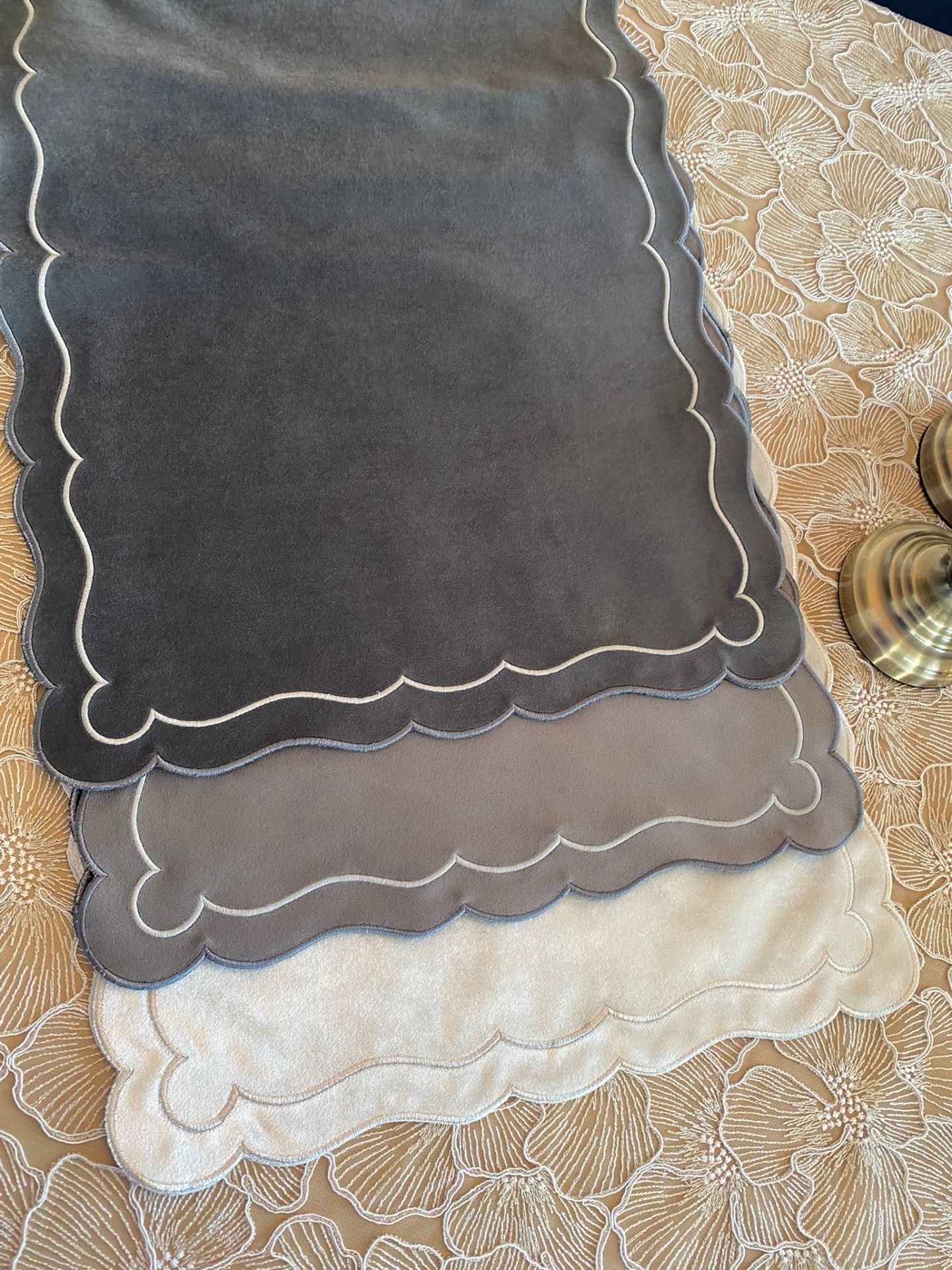 Nakışlı Kadife Runner