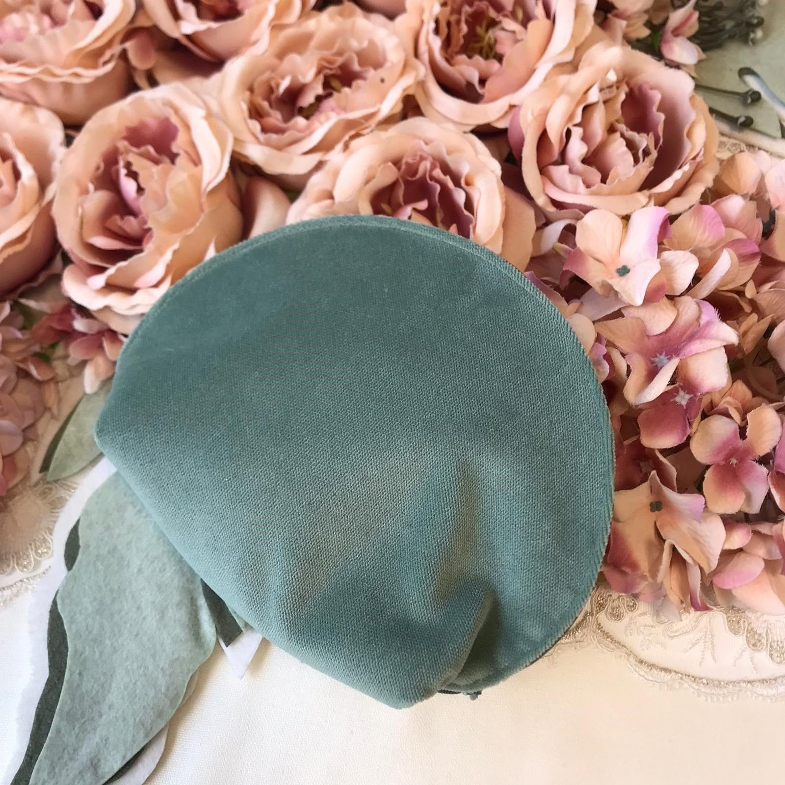 Fiyonk Detaylı Kadife Çanta | Çağla Yeşili