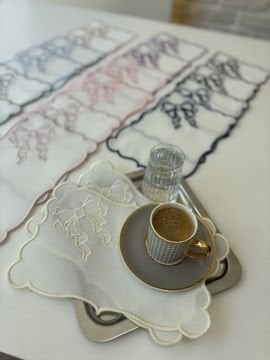 Fiyonk Nakışlı Tepsi Örtüsü