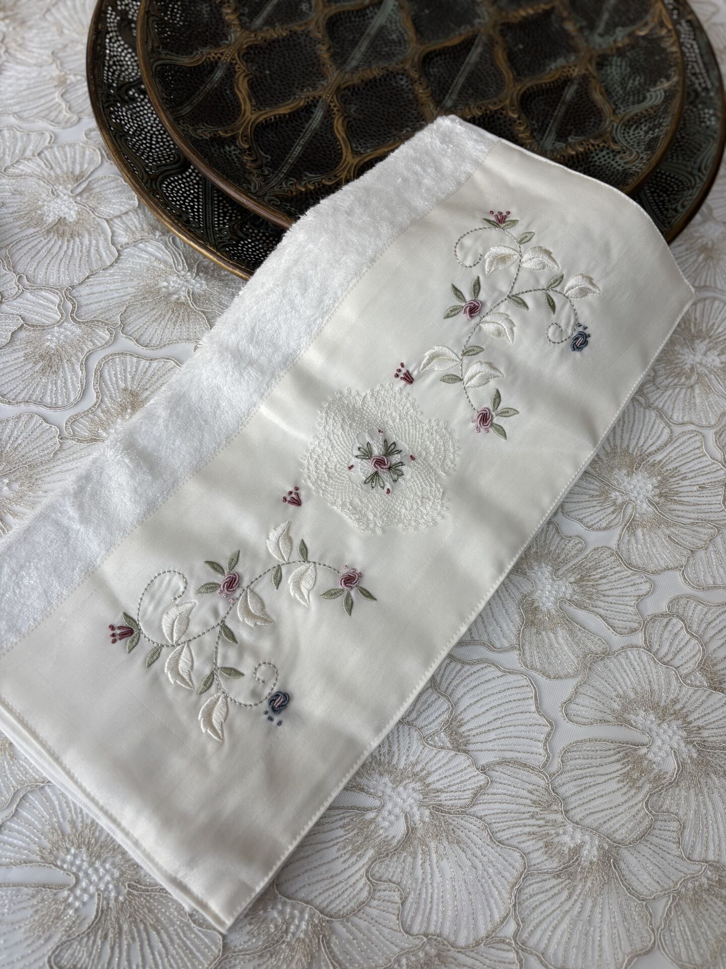 Rokoko Nakışlı&İğne Oyalı Havlu
