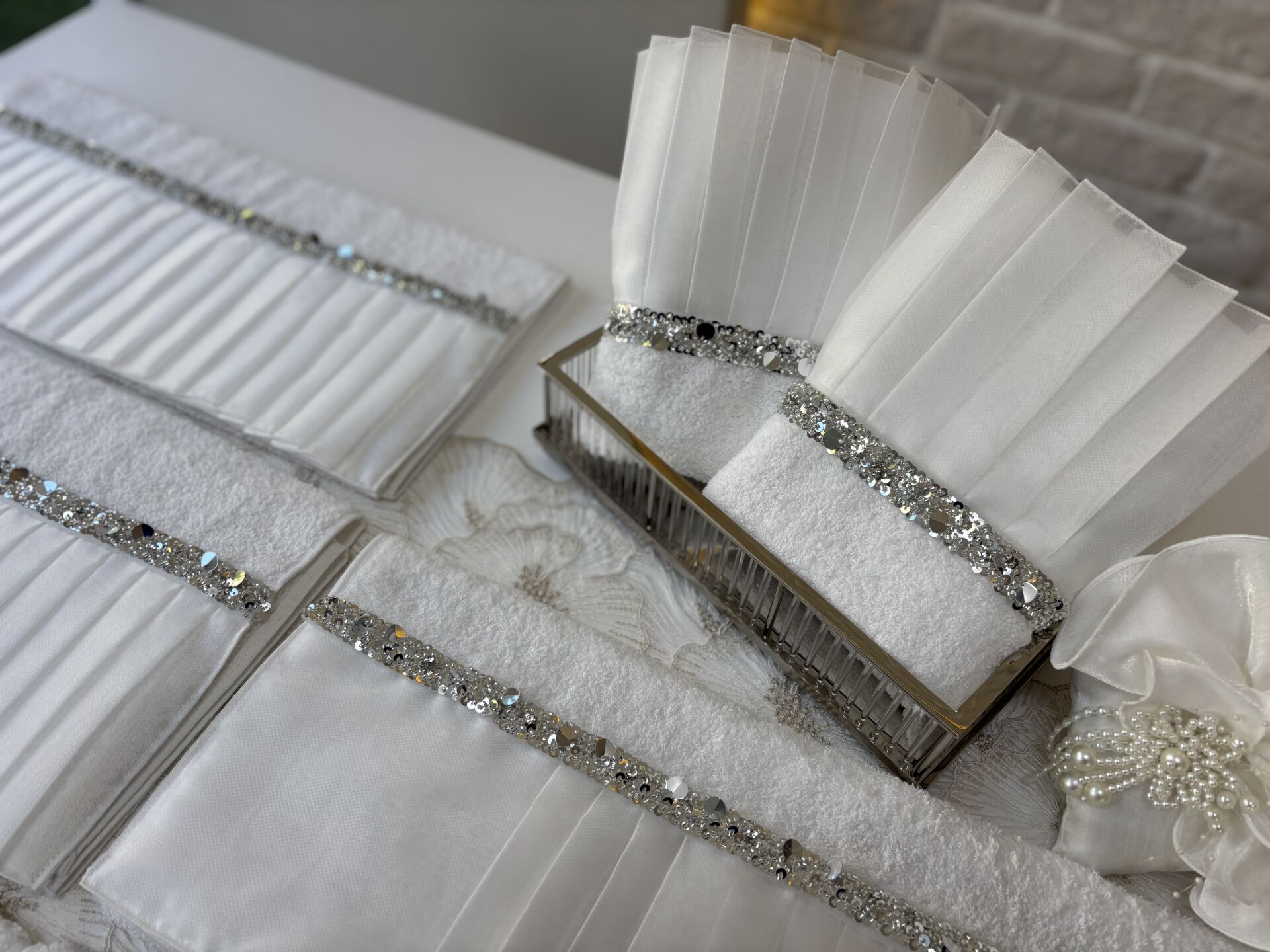 Taş Detaylı Havlu | Beyaz