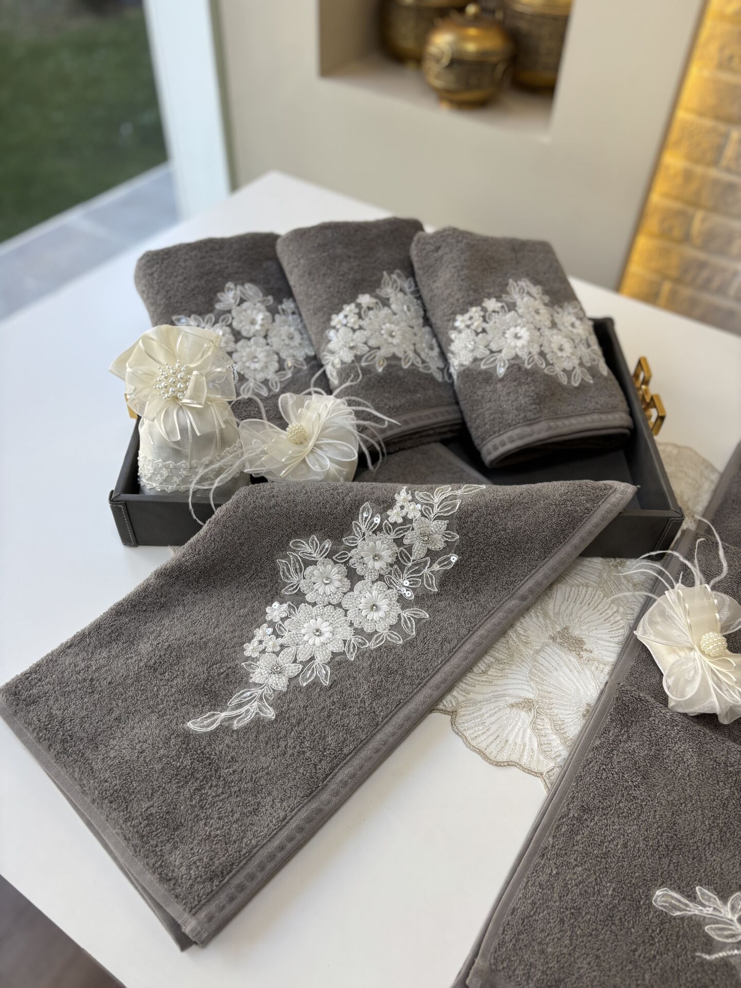 Fransız Dantelli Havlu | Gri