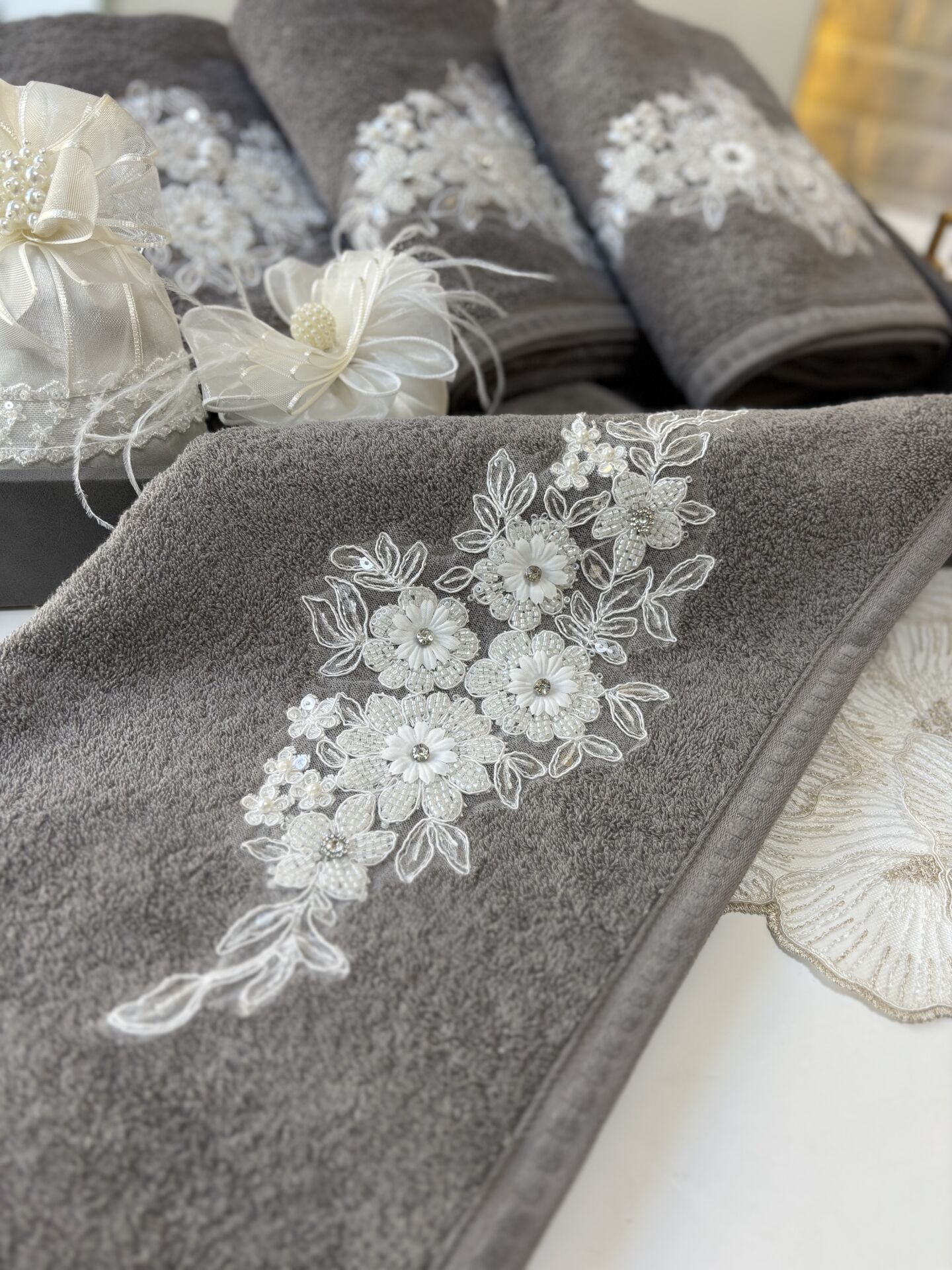 Fransız Dantelli Havlu | Gri